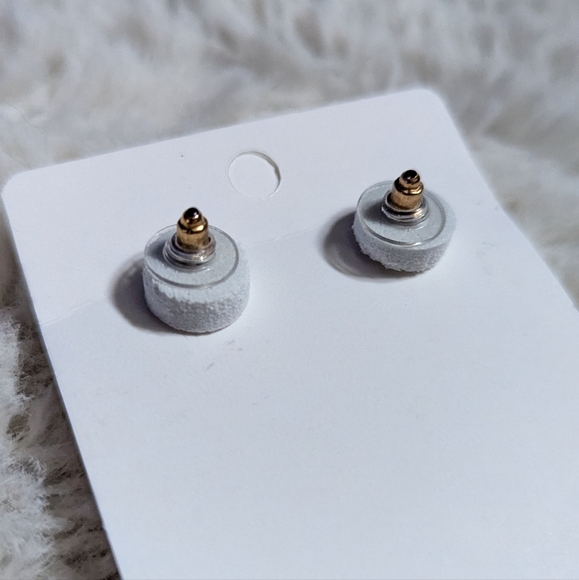 "Mrs" Earrings - Picture 2 of 2